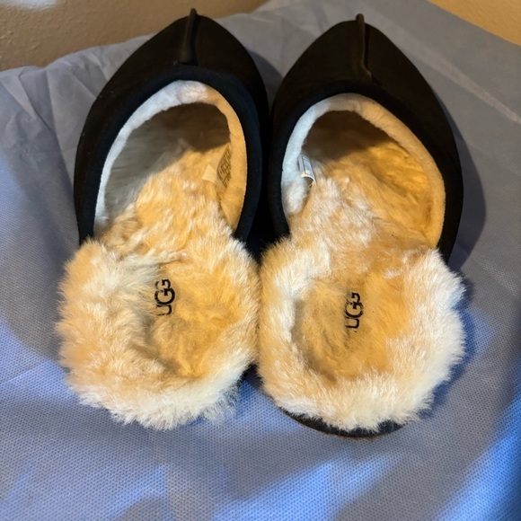 UGG Black and Cream scuff slippers fed  with Sheepskin/wool Lining main image 6